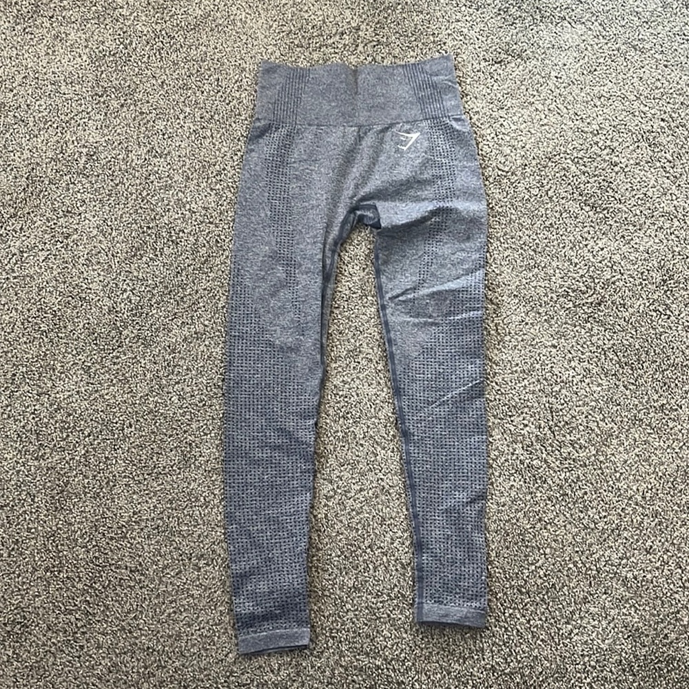 Gym shark leggings